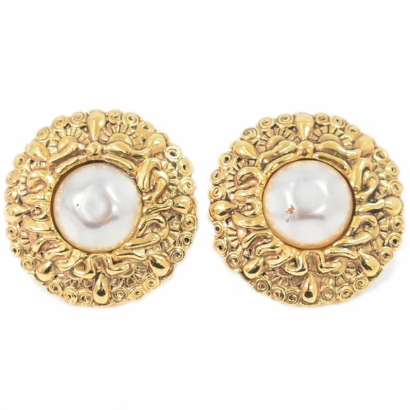 CHANEL Faux Pearl Gold Plated Round Earrings Clip - Picture 1 of 9